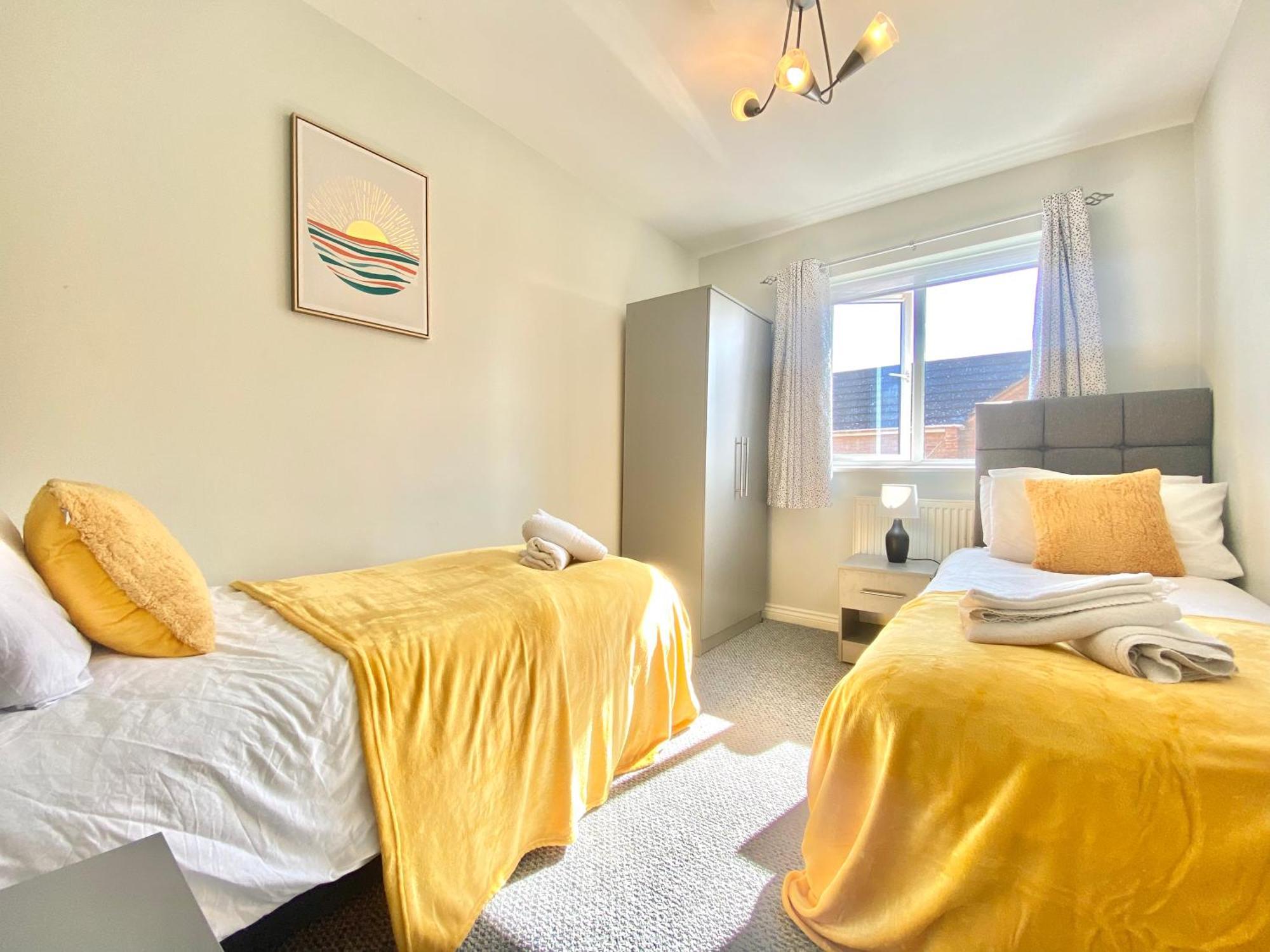 Free Private Parking! Oakley House And Garden! Fully Equipped 4 Comfy Beds Villa Corby Kültér fotó