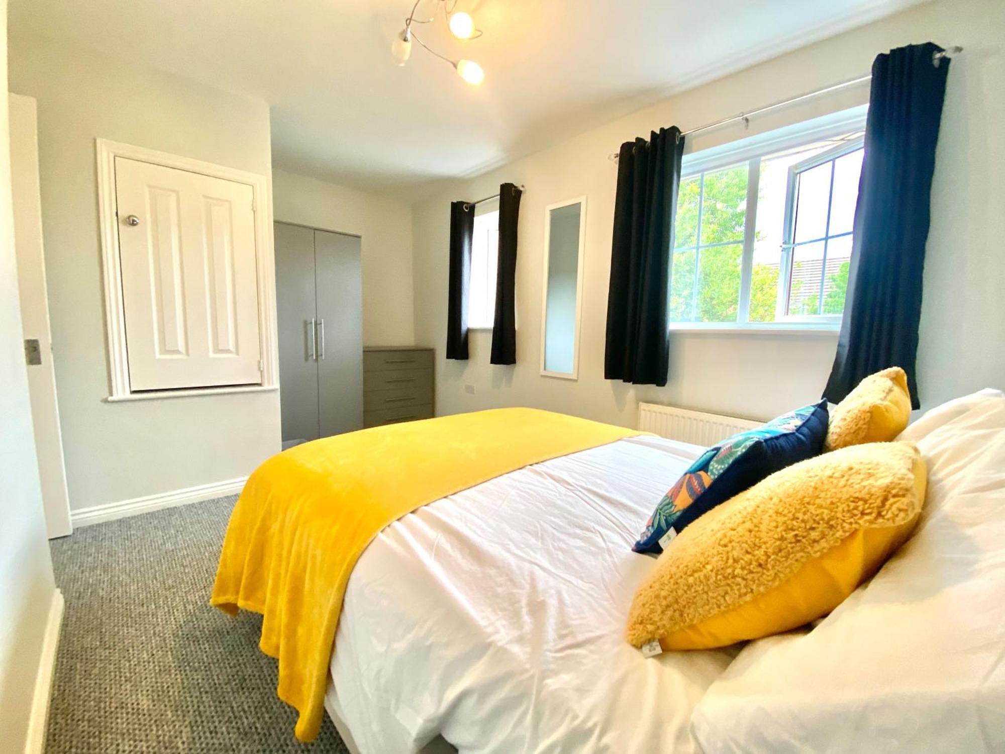 Free Private Parking! Oakley House And Garden! Fully Equipped 4 Comfy Beds Villa Corby Kültér fotó
